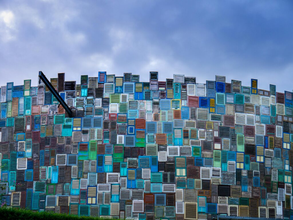 Vistors_Wall__KSR _Tours_and_Travels